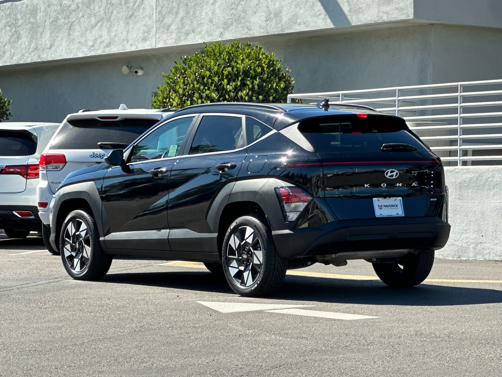 Used 2024 Hyundai Kona SEL AWD/4WD image 3