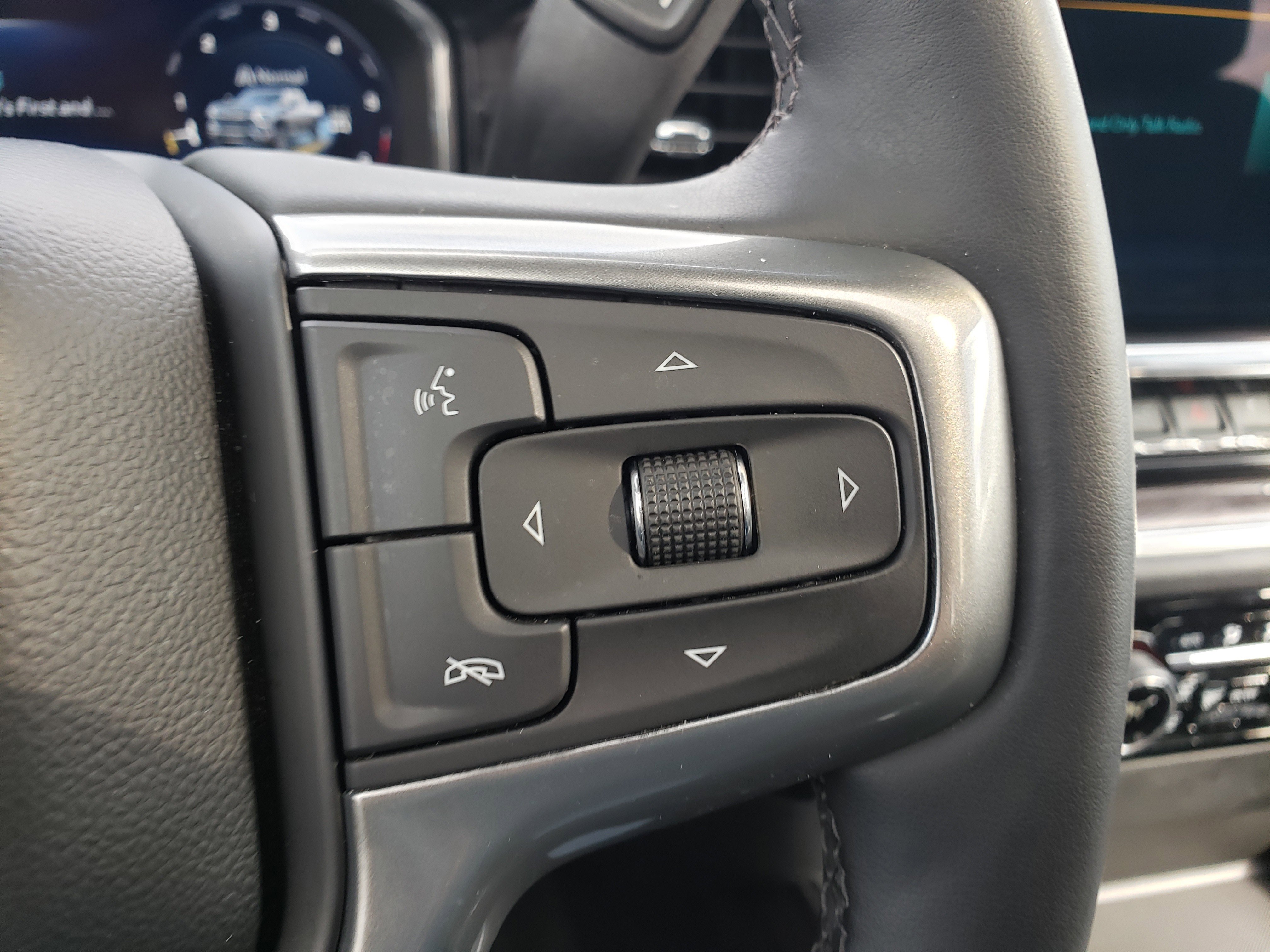 Used 2024 Chevrolet Silverado 3500 LTZ w/ LTZ Plus Package image 17