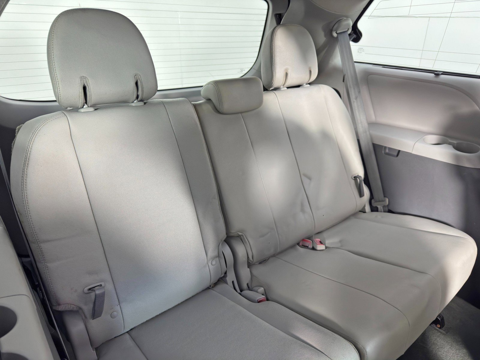 Used 2016 Toyota Sienna XLE FWD image 36