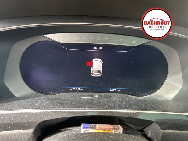 Used 2019 Volkswagen Tiguan SEL Premium image 10