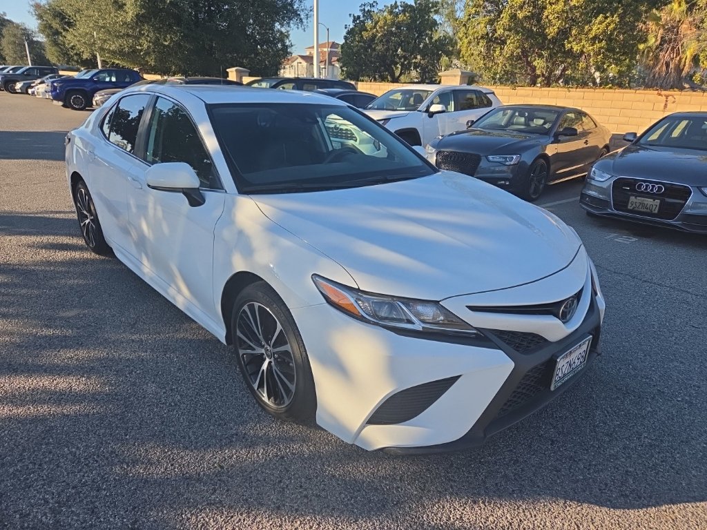 Used 2020 Toyota Camry SE w/ Carpet Mat Package FWD image 7