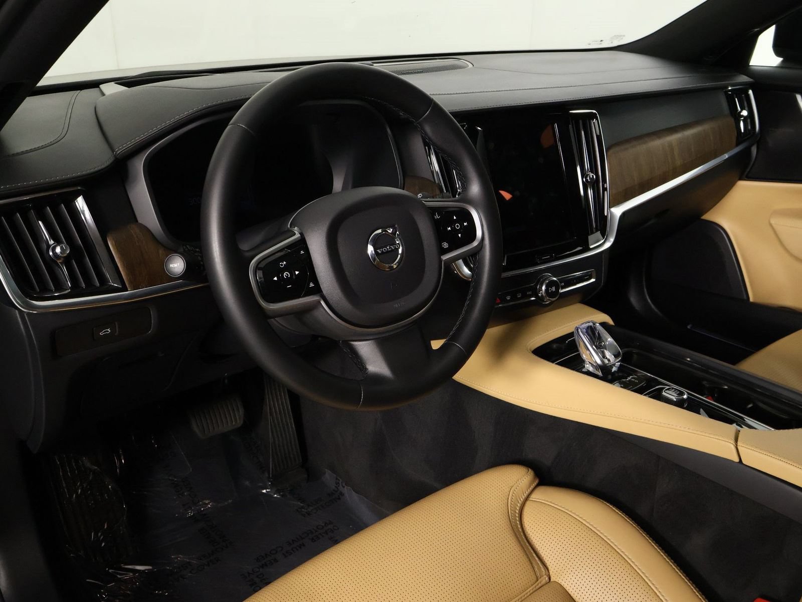 Certified 2023 Volvo V90 B6 Cross Country Ultimate w/ Climate Package AWD/4WD image 14