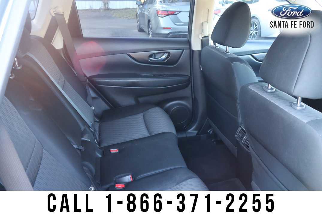 Used 2017 Nissan Rogue SV image 19