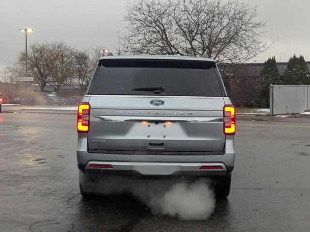 Used 2023 Ford Expedition Limited image 7