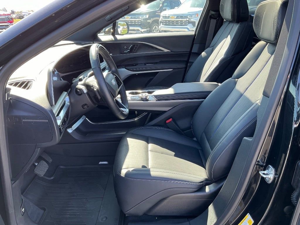 Used 2024 Cadillac Lyriq Luxury image 23