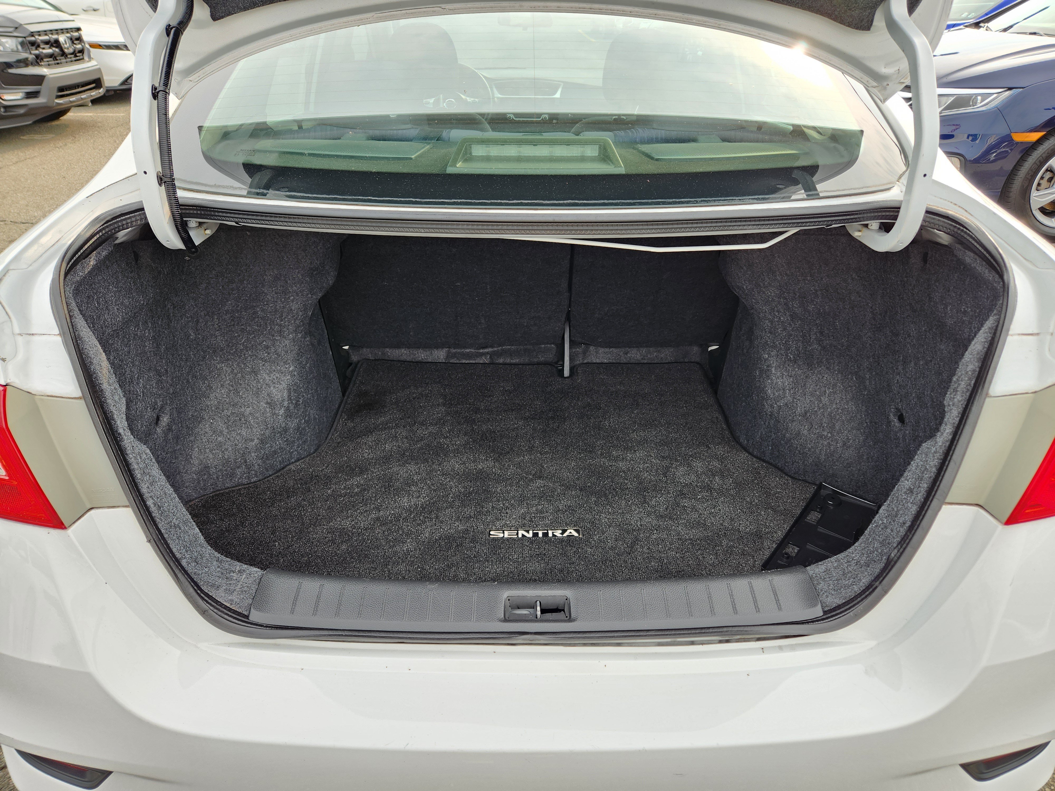 Used 2018 Nissan Sentra SV FWD image 8