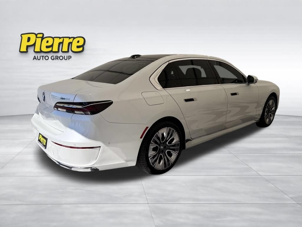 Used 2024 BMW i7 xDrive60 AWD/4WD image 5