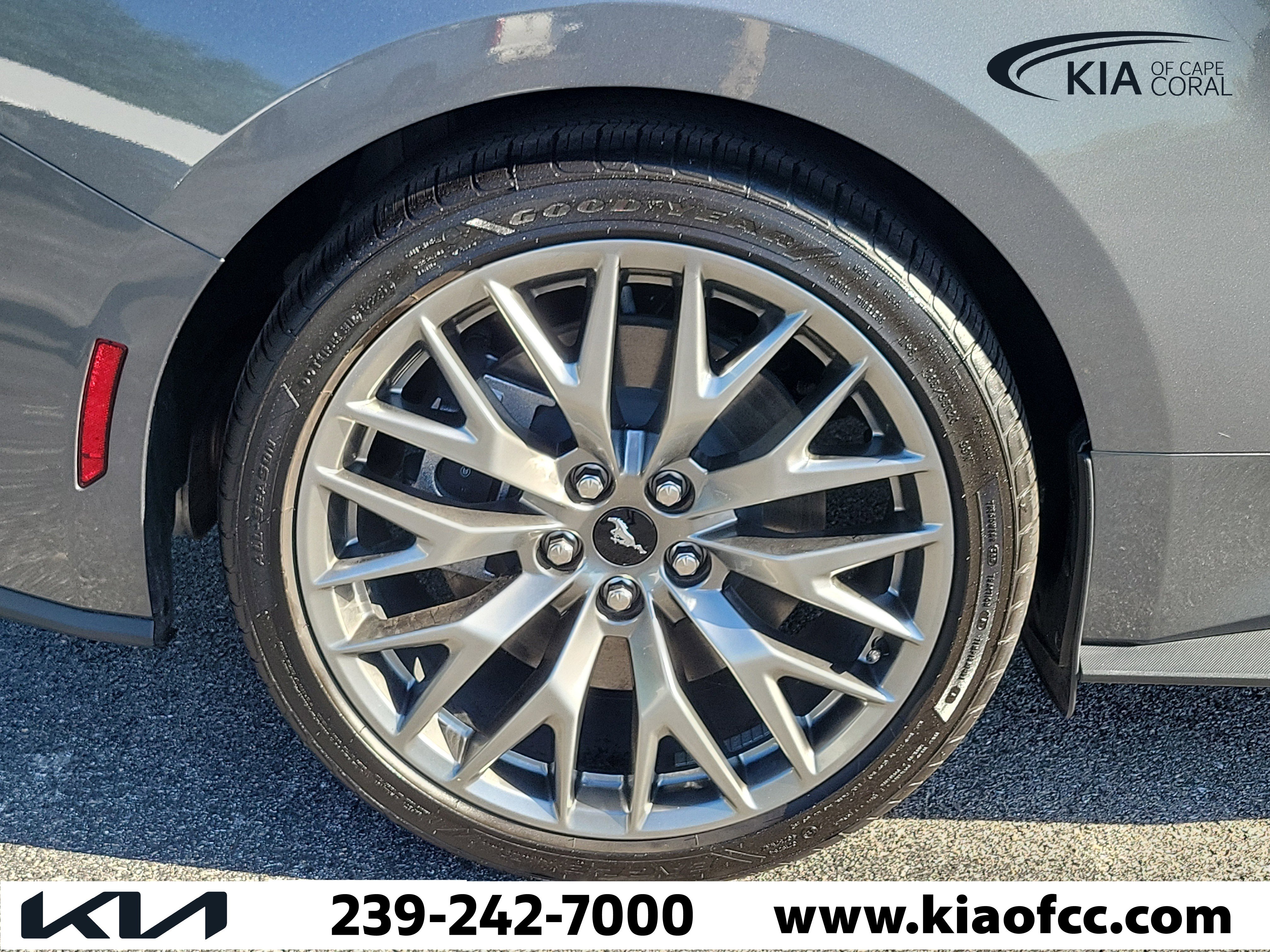 Used 2025 Ford Mustang GT Premium RWD image 10