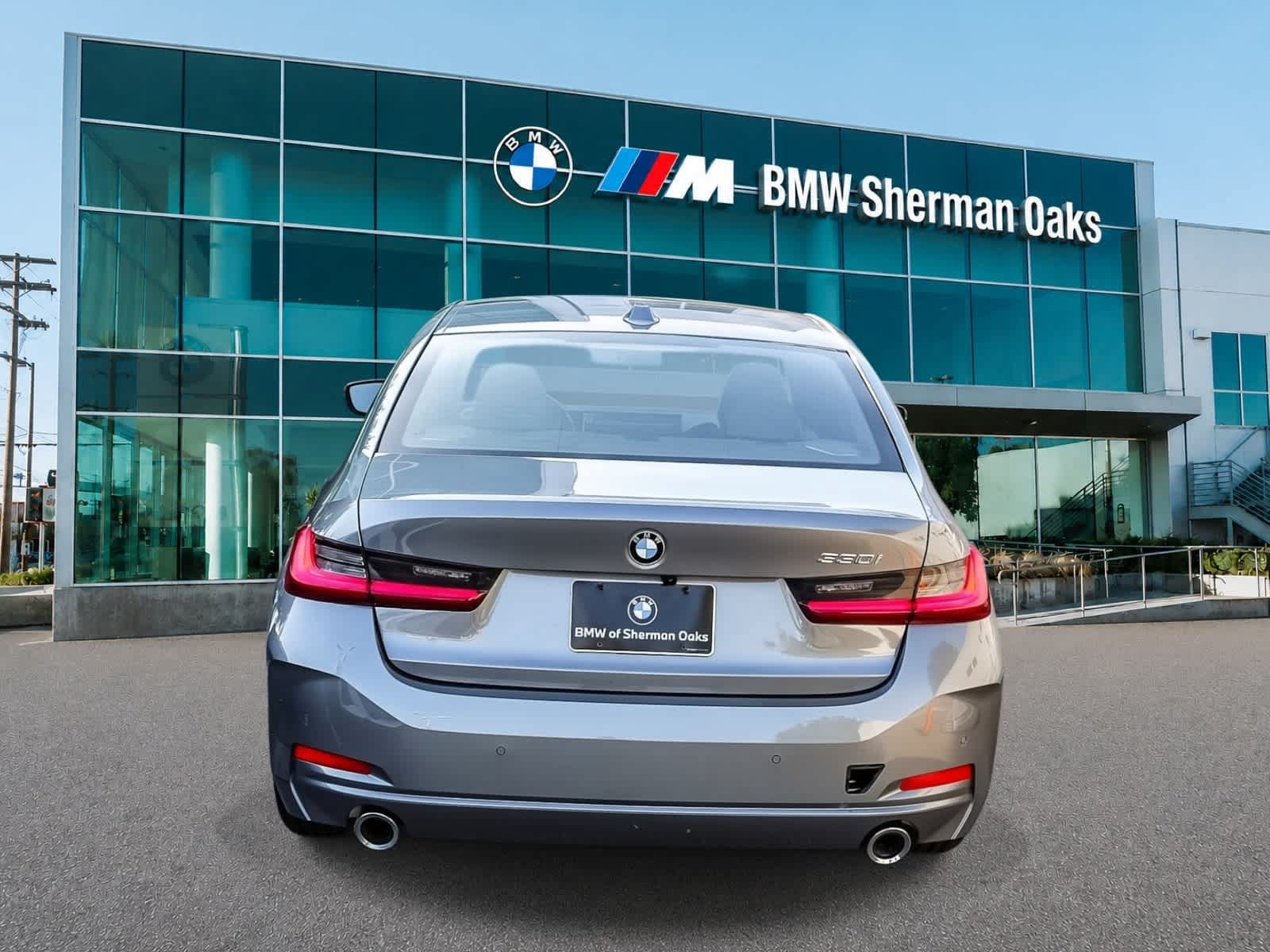 Used 2026 BMW 330i Sedan w/ Premium Package RWD image 5
