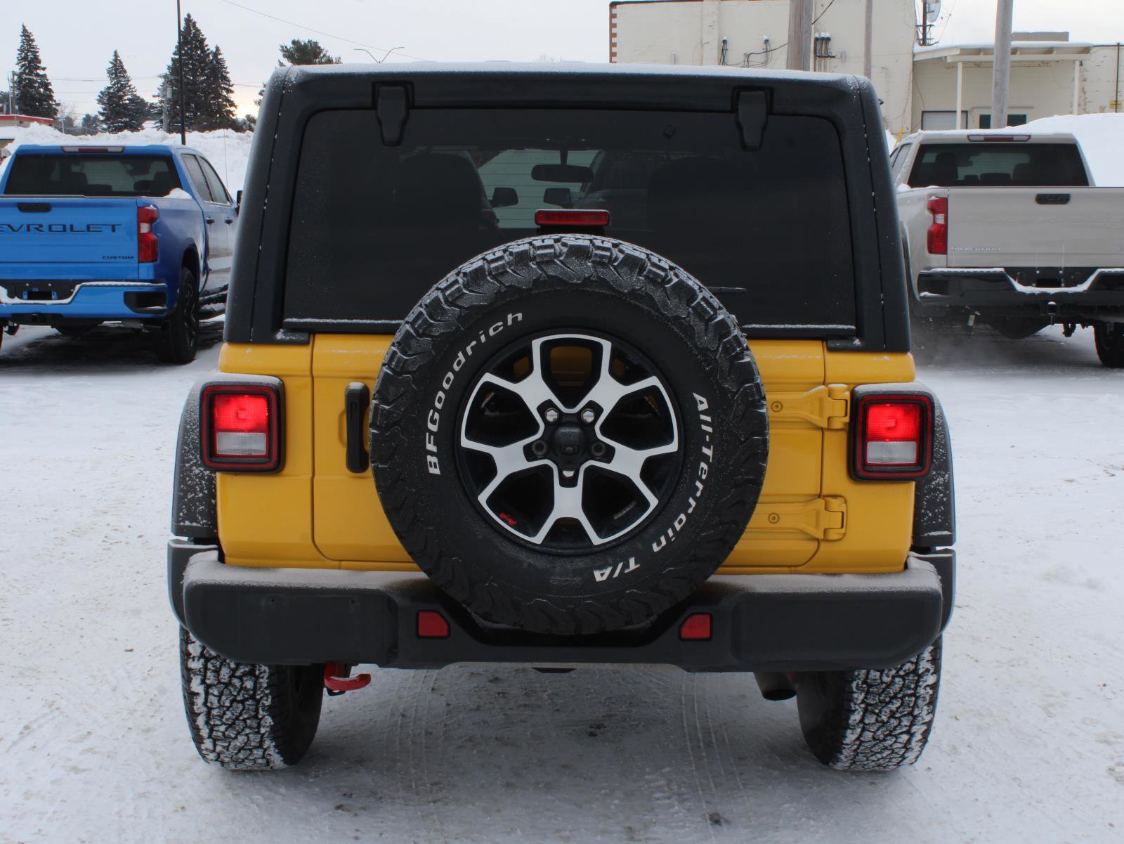 Used 2021 Jeep Wrangler Unlimited Rubicon w/ Cold Weather Group image 6