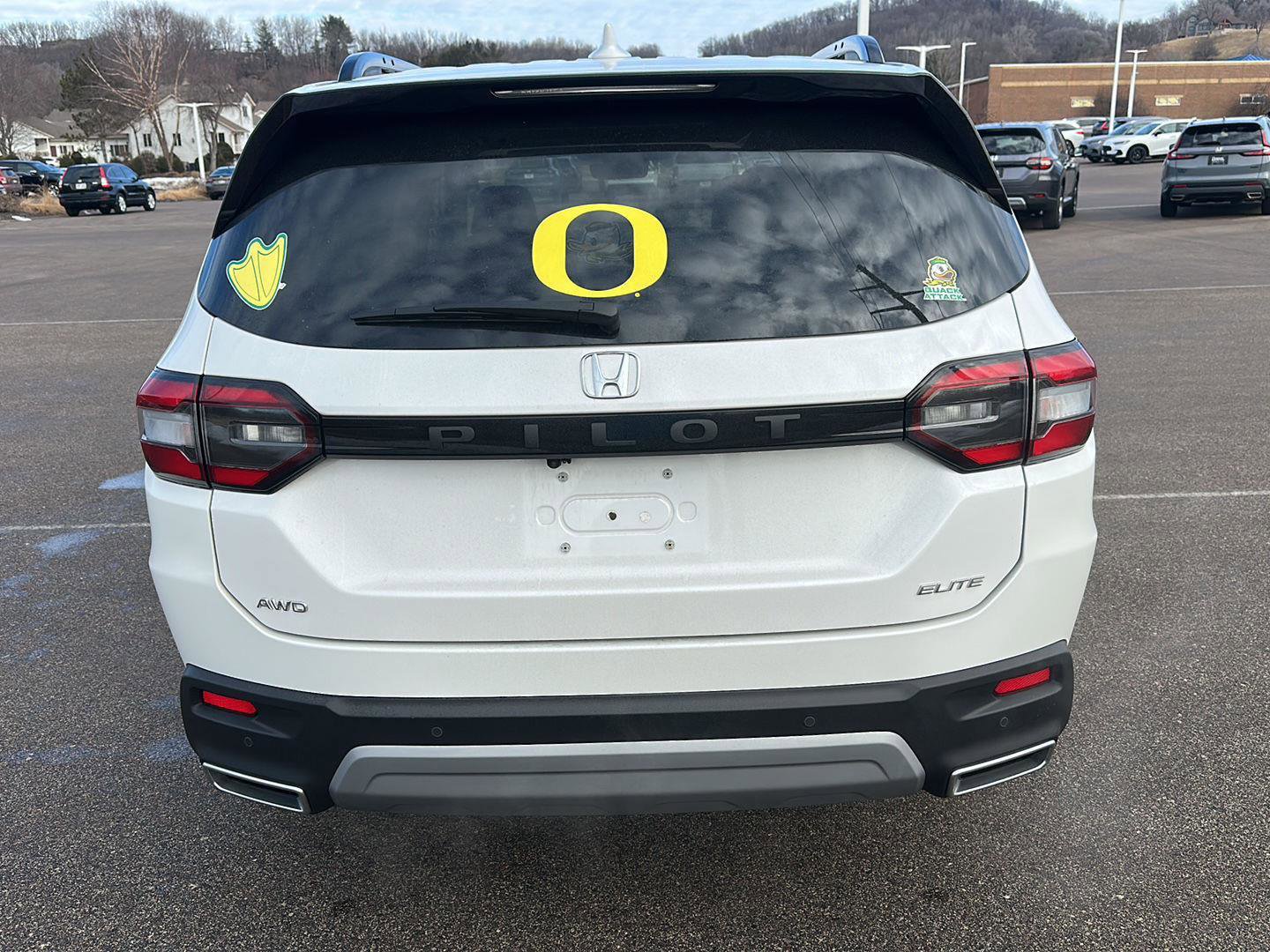 Used 2023 Honda Pilot Elite image 4