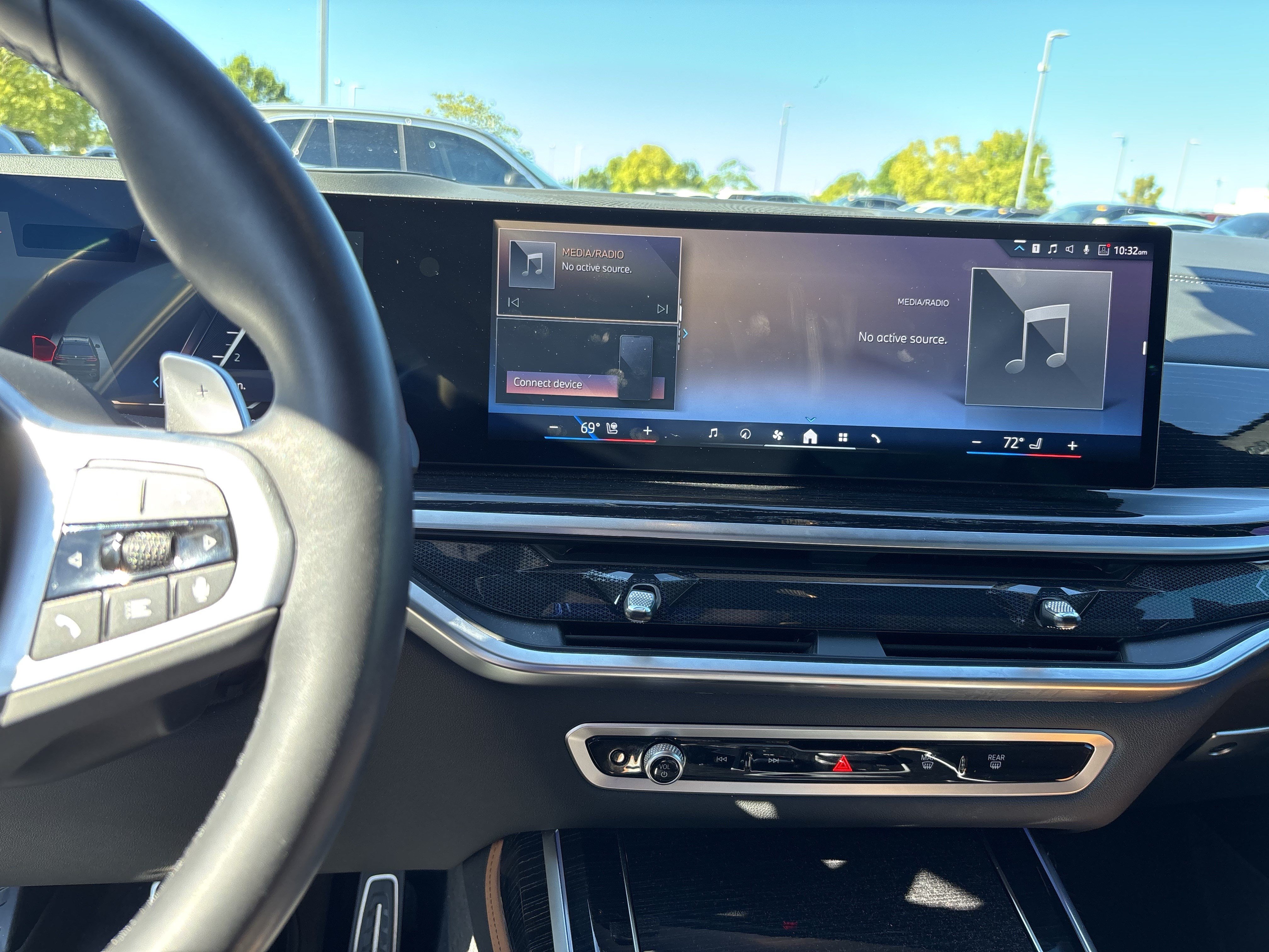 Certified 2025 BMW X7 xDrive40i w/ M Sport Package AWD/4WD image 29
