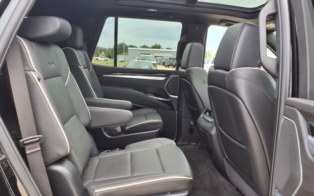Used 2025 Cadillac Escalade Sport AWD/4WD image 19