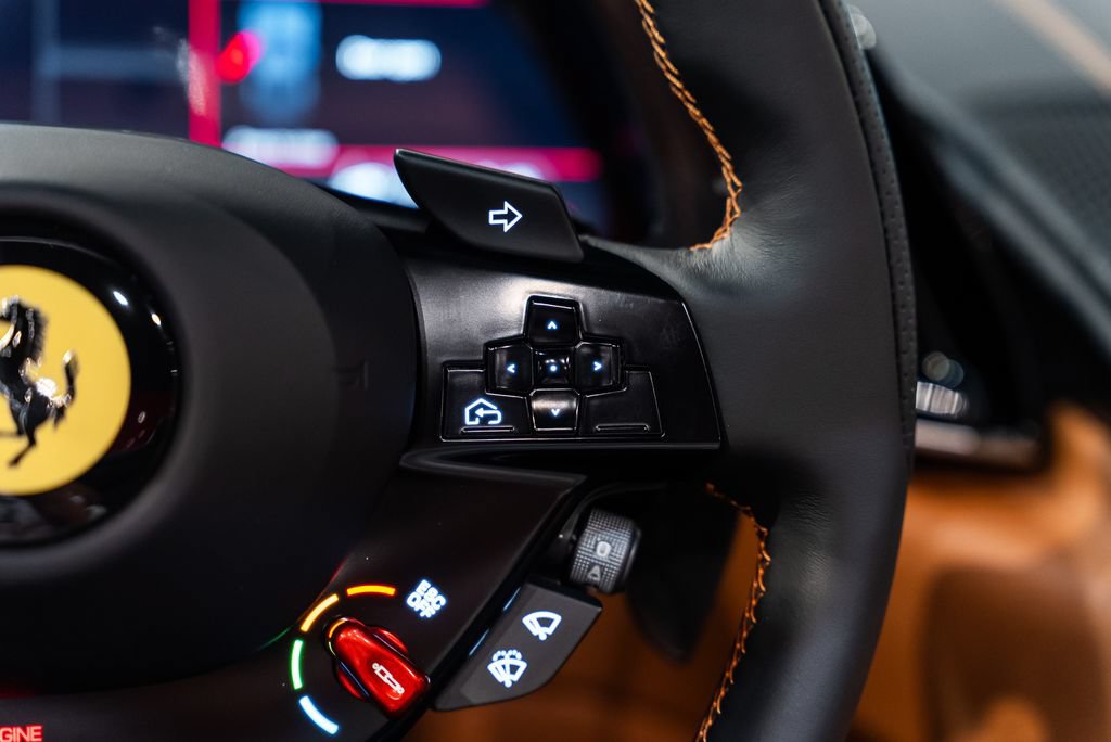 Used 2026 Ferrari Roma Spider RWD image 28
