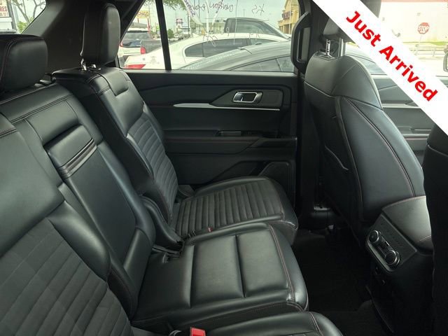 Used 2025 Ford Explorer ST-Line w/ ST-Line Street Pack image 15
