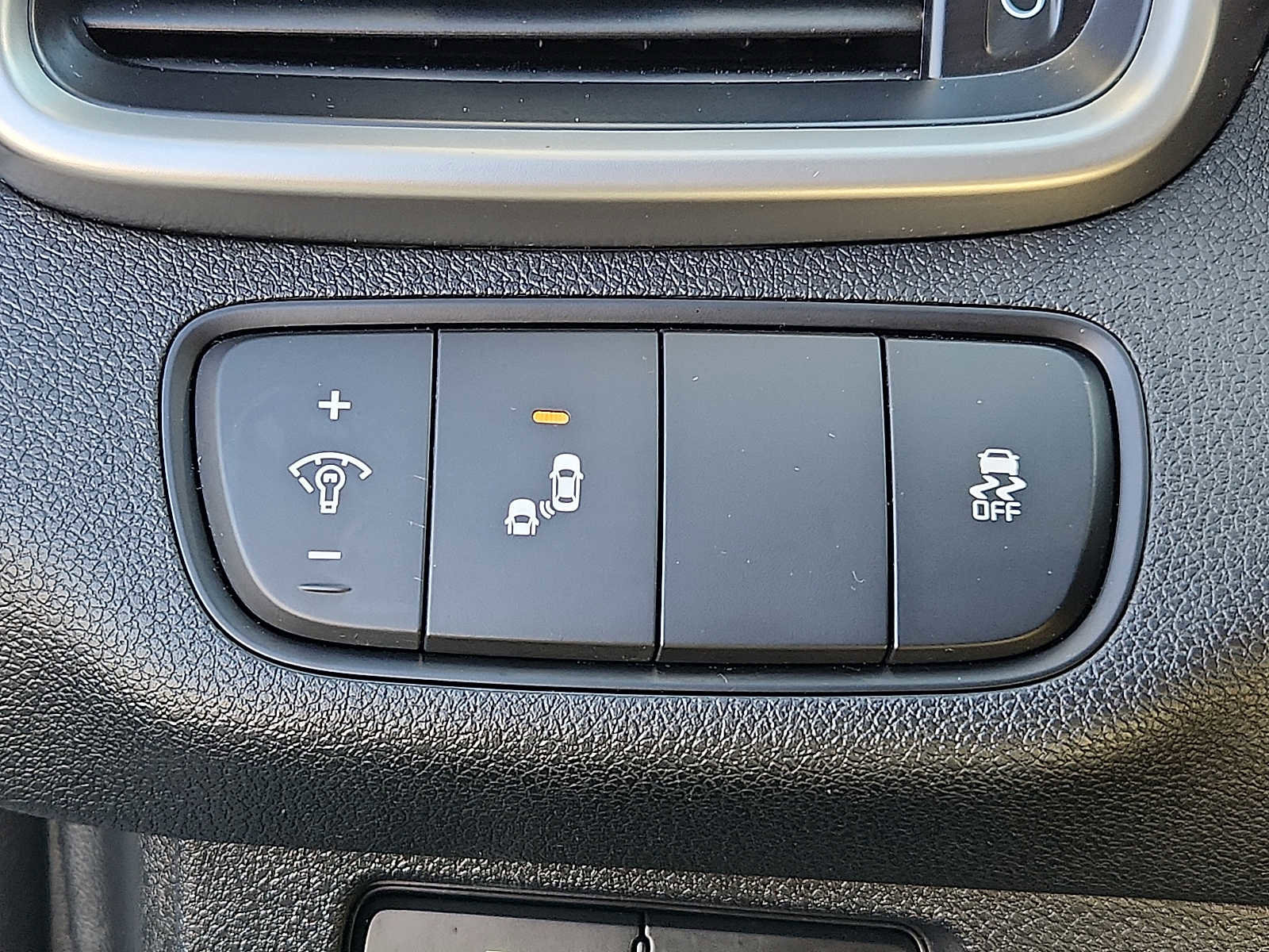 Used 2019 Kia Sorento LX w/ LX Convenience Package image 22