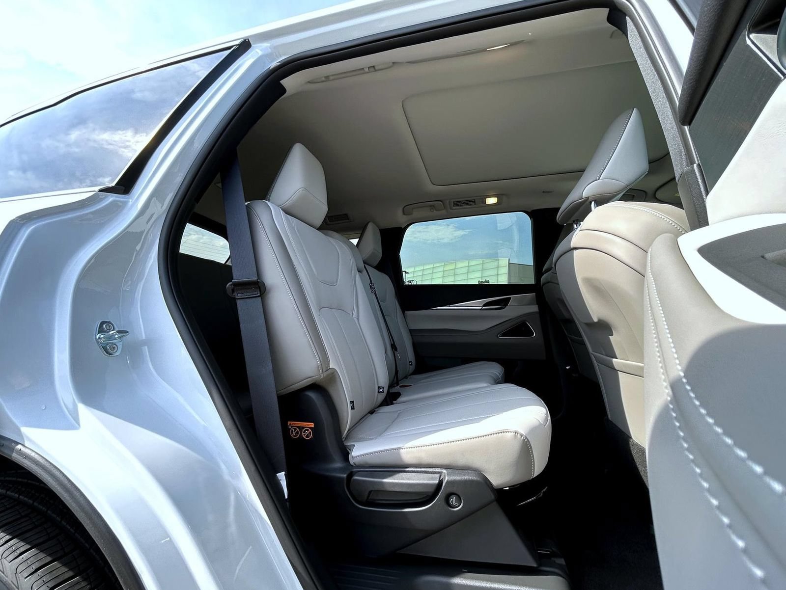 New 2027 INFINITI QX60 Luxe w/ Cargo Package AWD/4WD image 18