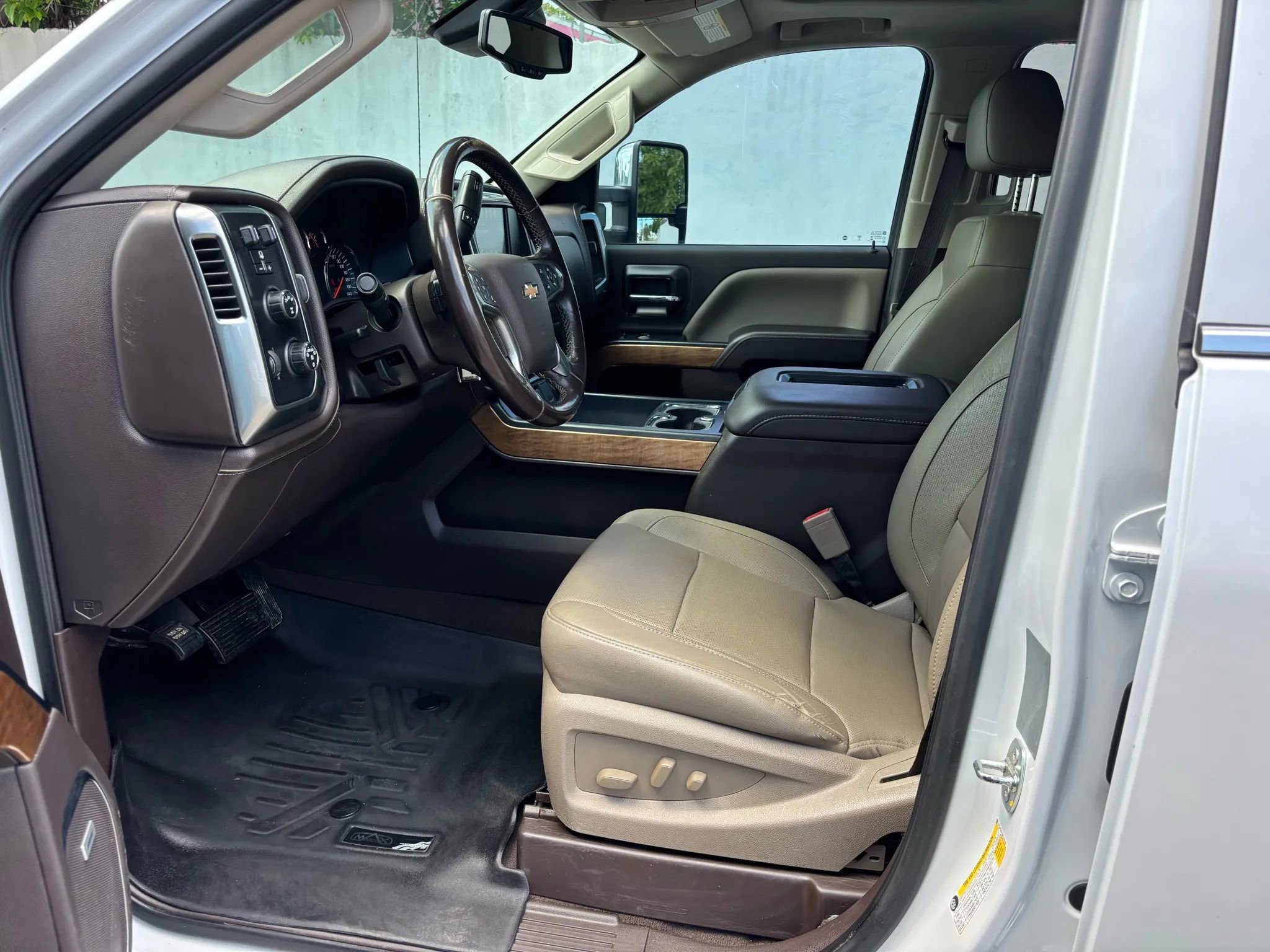 Used 2019 Chevrolet Silverado 3500 LTZ w/ Duramax Plus Package AWD/4WD image 10