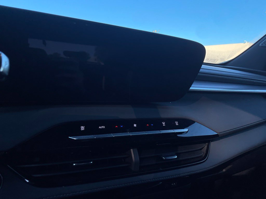 Used 2025 Buick Enclave Sport Touring w/ Power Package FWD image 17