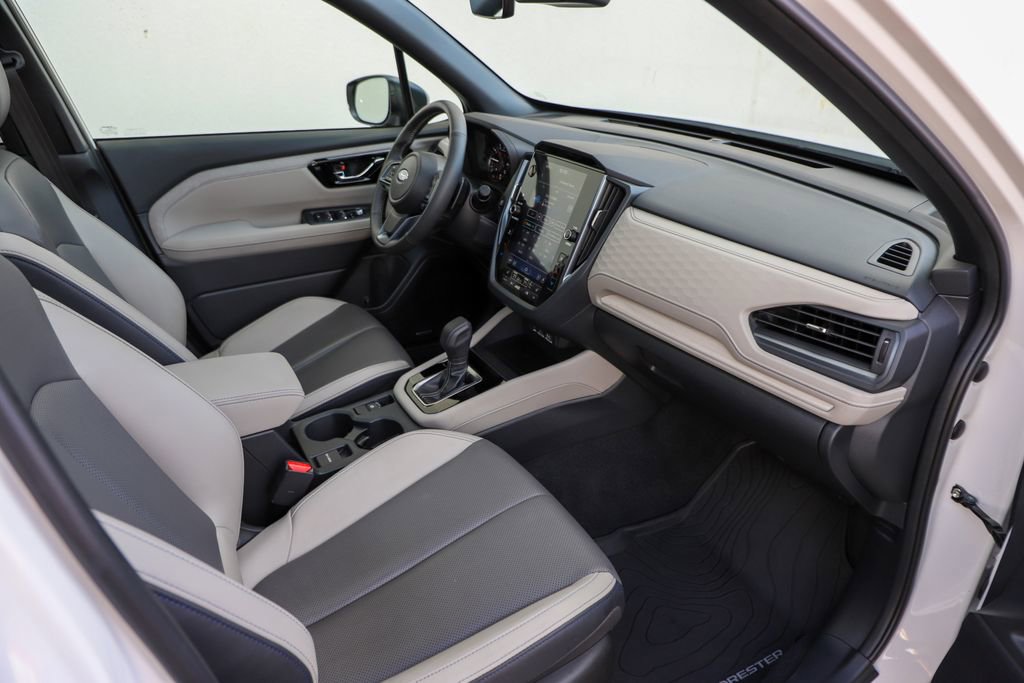 Used 2025 Subaru Forester Limited image 29