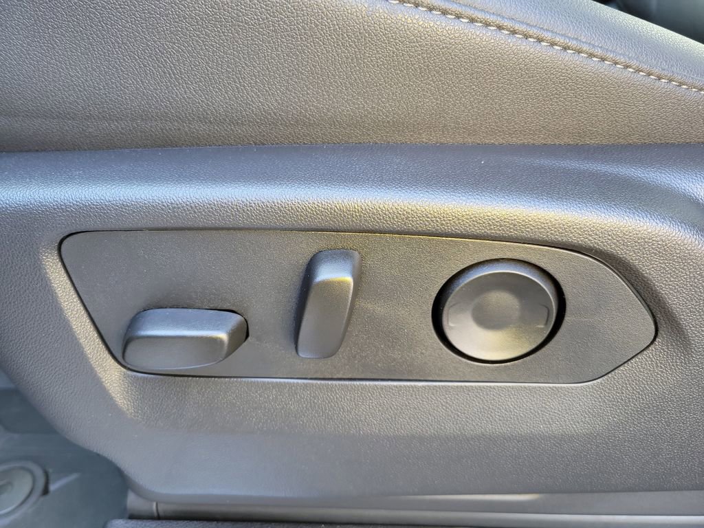 New 2025 GMC Sierra 3500 SLT w/ SLT Premium Package image 24