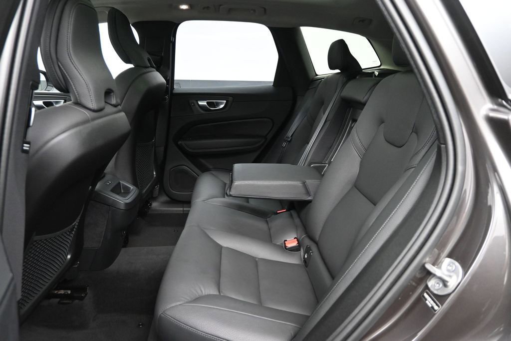 Used 2025 Volvo XC60 B5 Plus w/ Climate Package AWD/4WD image 14