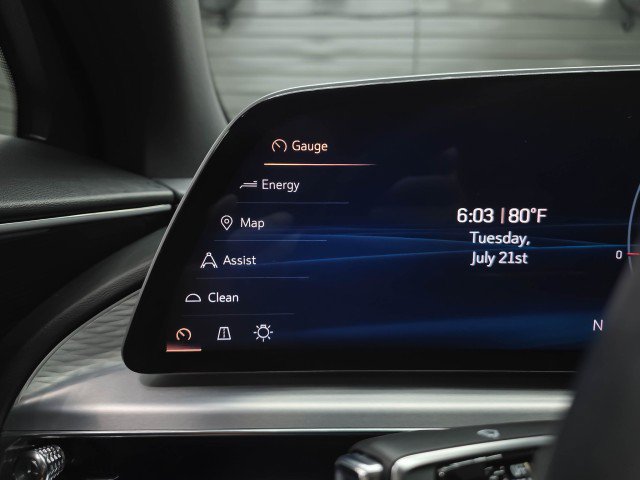Used 2024 Cadillac Lyriq Sport AWD/4WD image 25