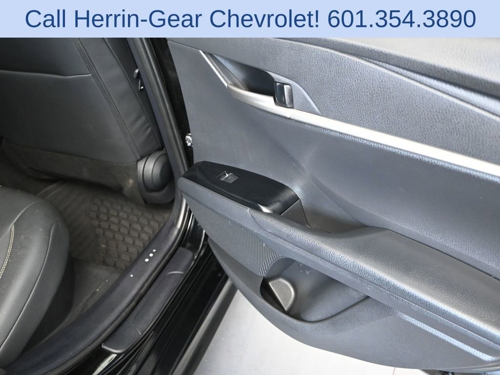 Used 2025 Toyota Camry SE image 21