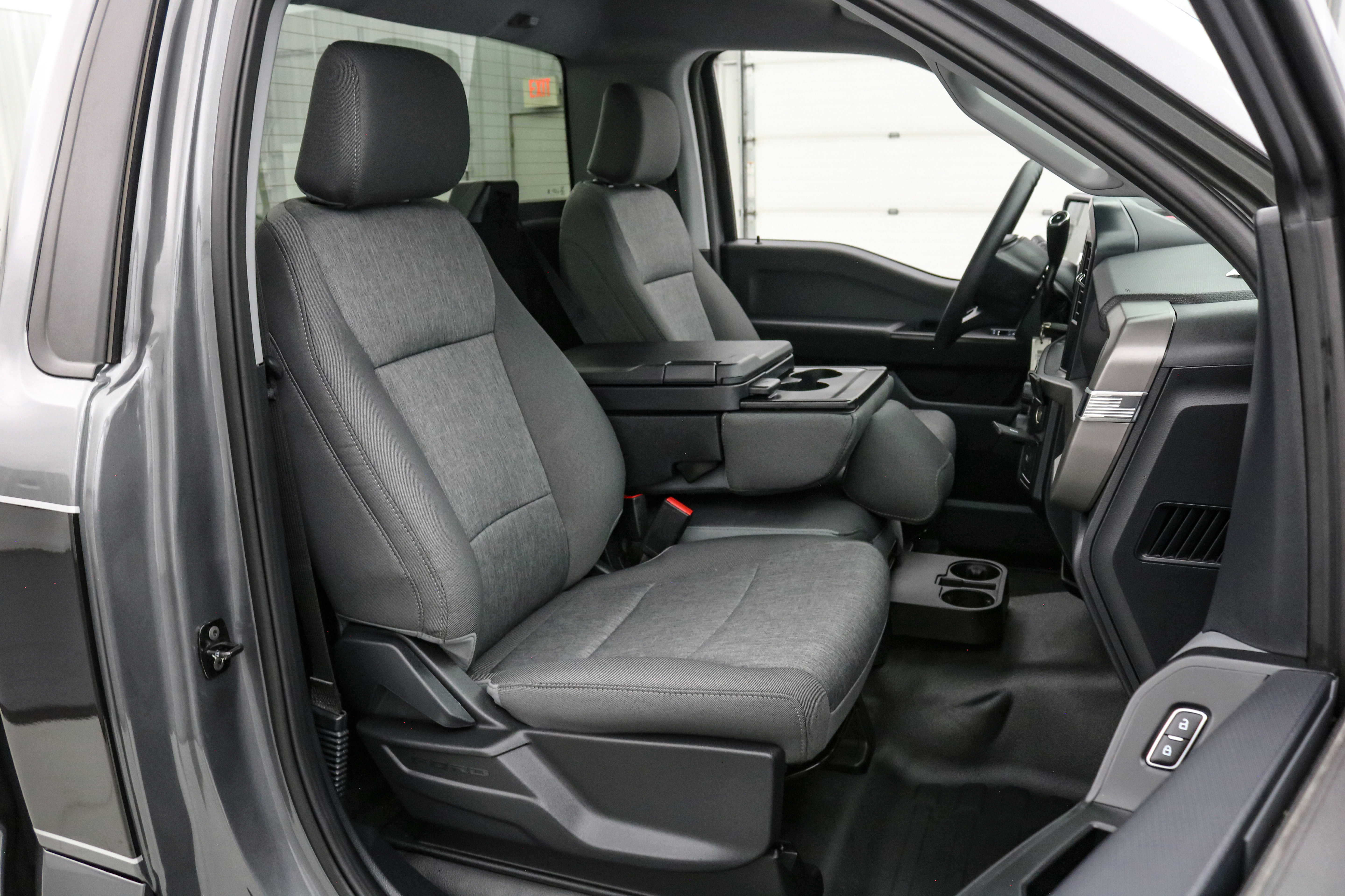 New 2025 Ford F150 XL w/ Equipment Group 103A High image 35