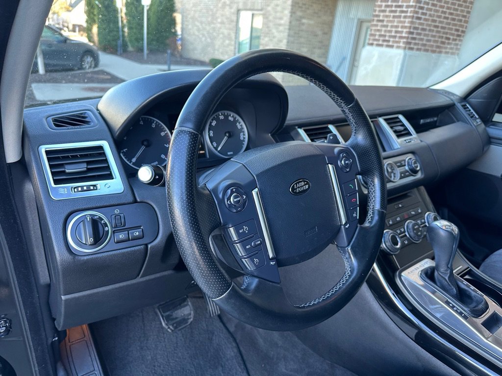 Used 2013 Land Rover Range Rover Sport HSE image 10