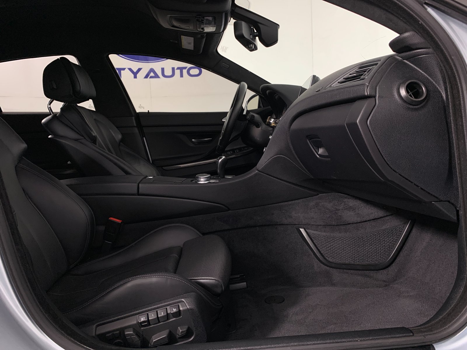Used 2019 BMW M6 Gran Coupe w/ Competition Package RWD image 39