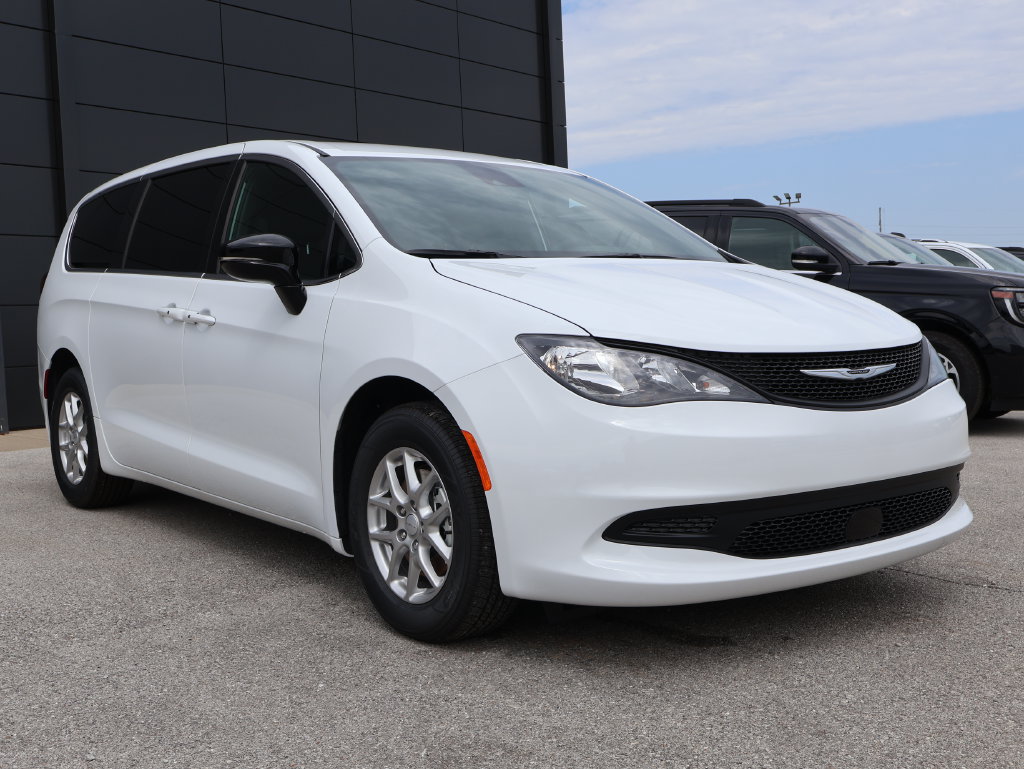 New 2027 Chrysler Pacifica LX FWD image 6