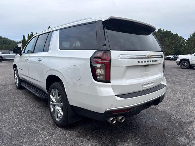 Used 2022 Chevrolet Suburban High Country AWD/4WD image 3