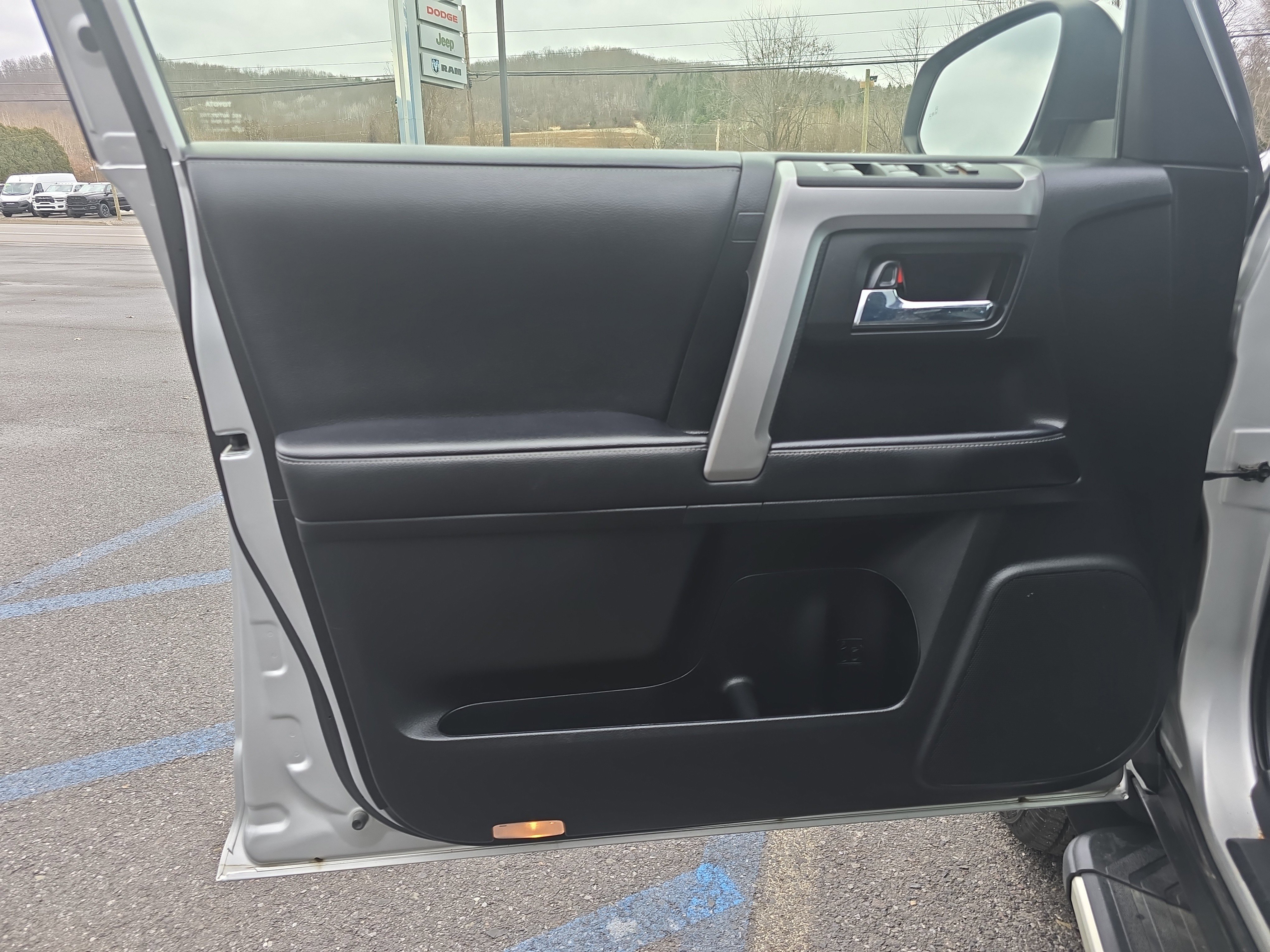 Used 2022 Toyota 4Runner SR5 Premium w/ Moonroof Package image 17