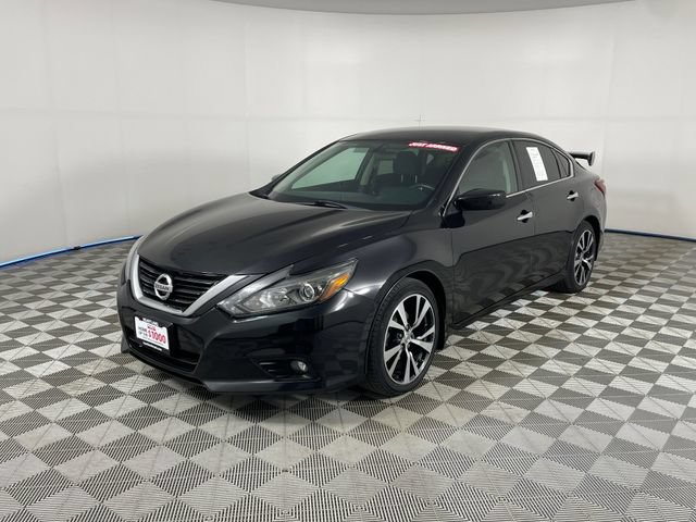 Used 2017 Nissan Altima 2.5 SR w/ Midnight Edition Package FWD image 1