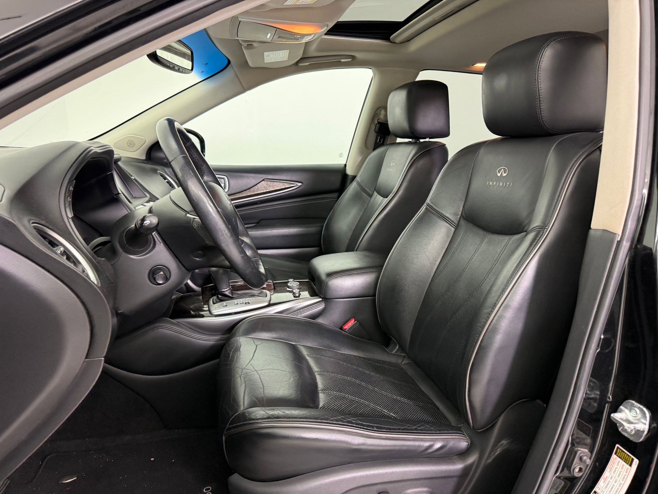 Used 2014 INFINITI QX60 AWD w/ Premium Plus Package image 5