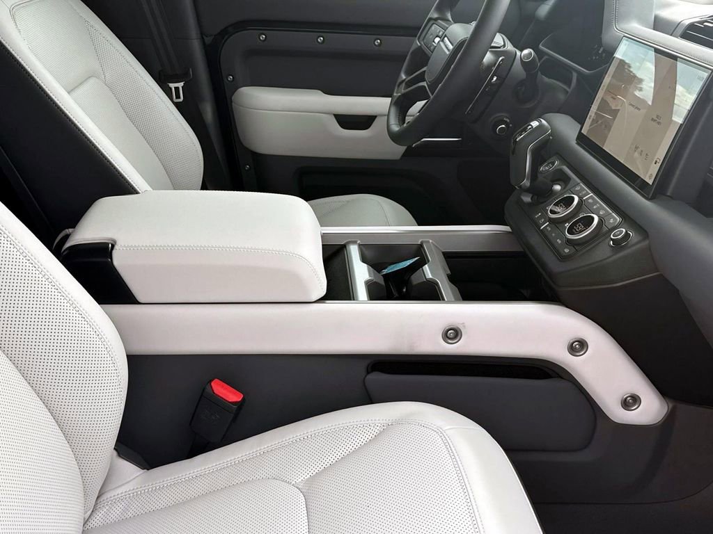 New 2025 Land Rover Defender 110 V8 image 8