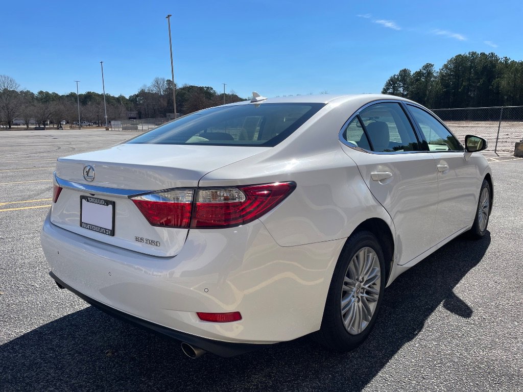 Used 2014 Lexus ES 350 Ultra Luxury w/ Luxury Package FWD image 6