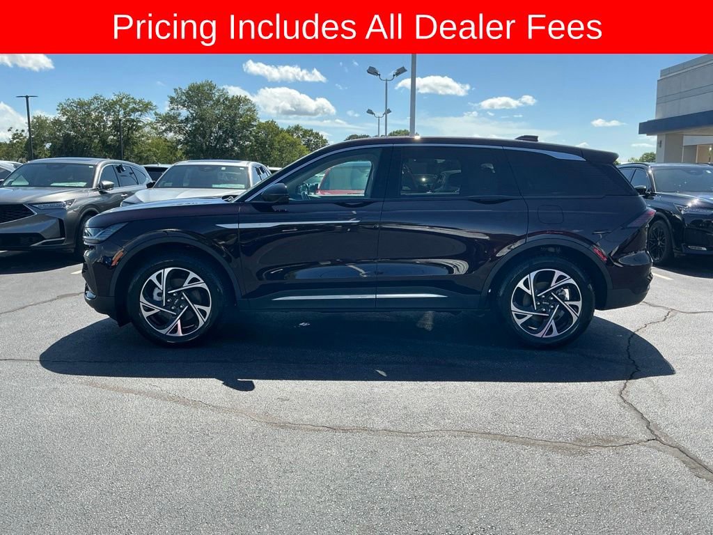 Used 2024 Lincoln Nautilus Premier AWD/4WD image 2