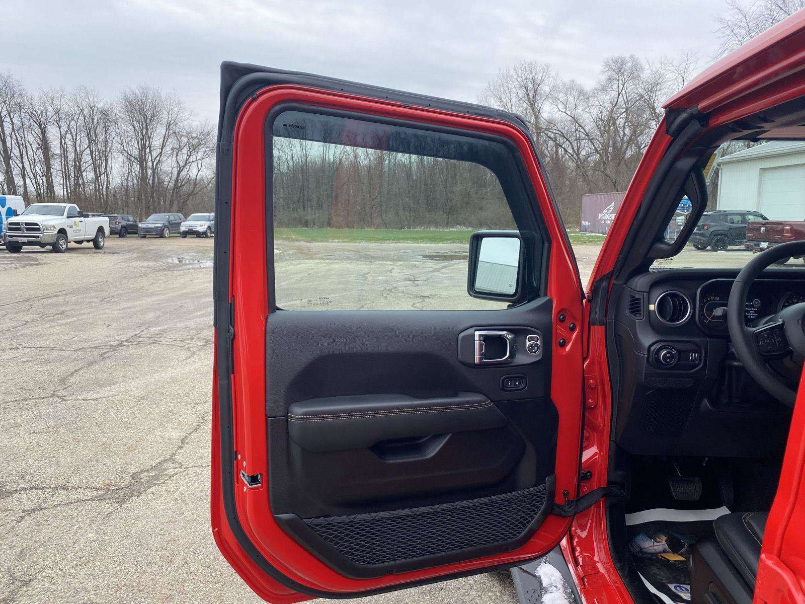 Used 2025 Jeep Gladiator High Tide image 12