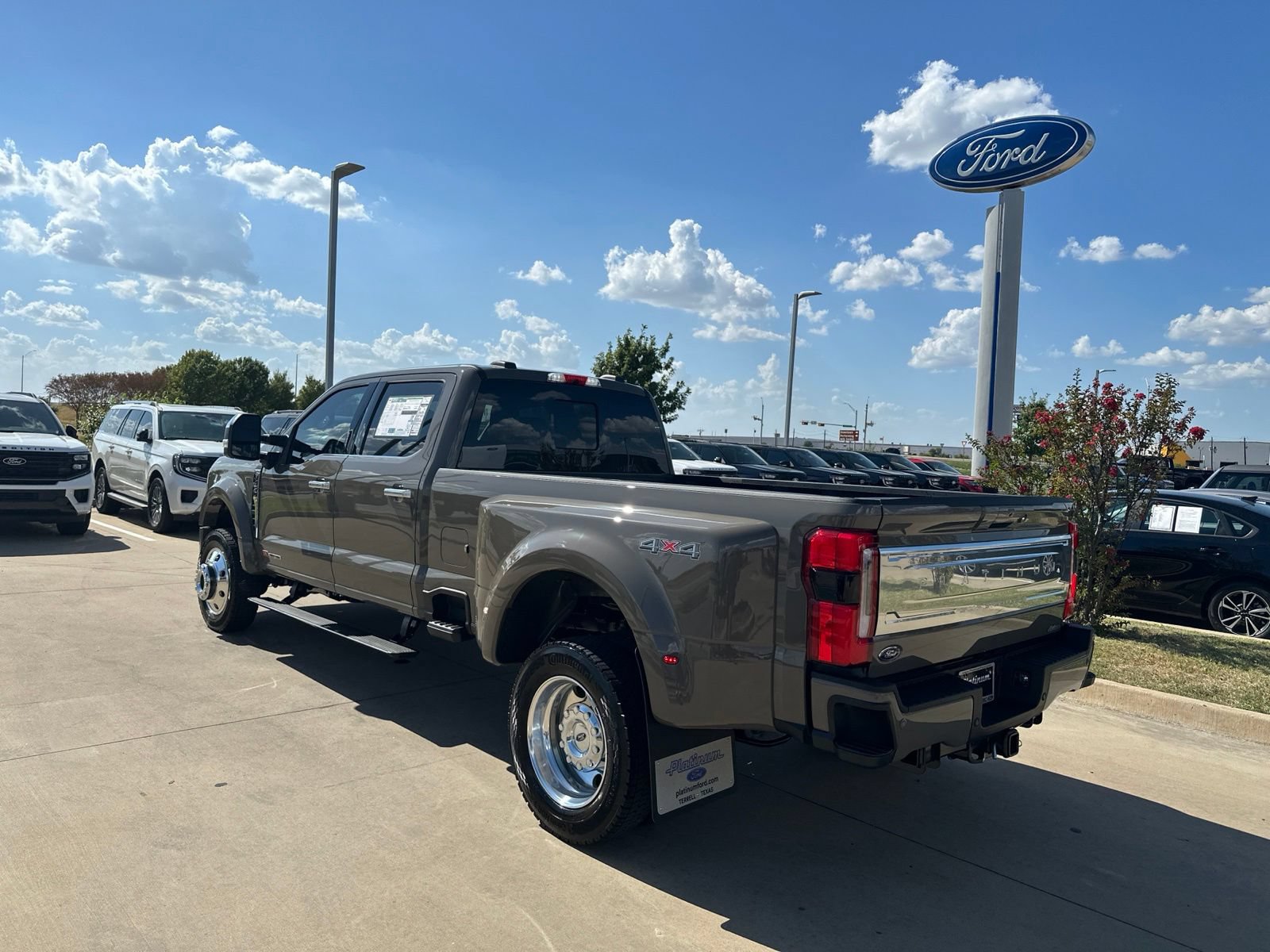 New 2026 Ford F450 Platinum w/ Platinum Plus Package AWD/4WD image 3