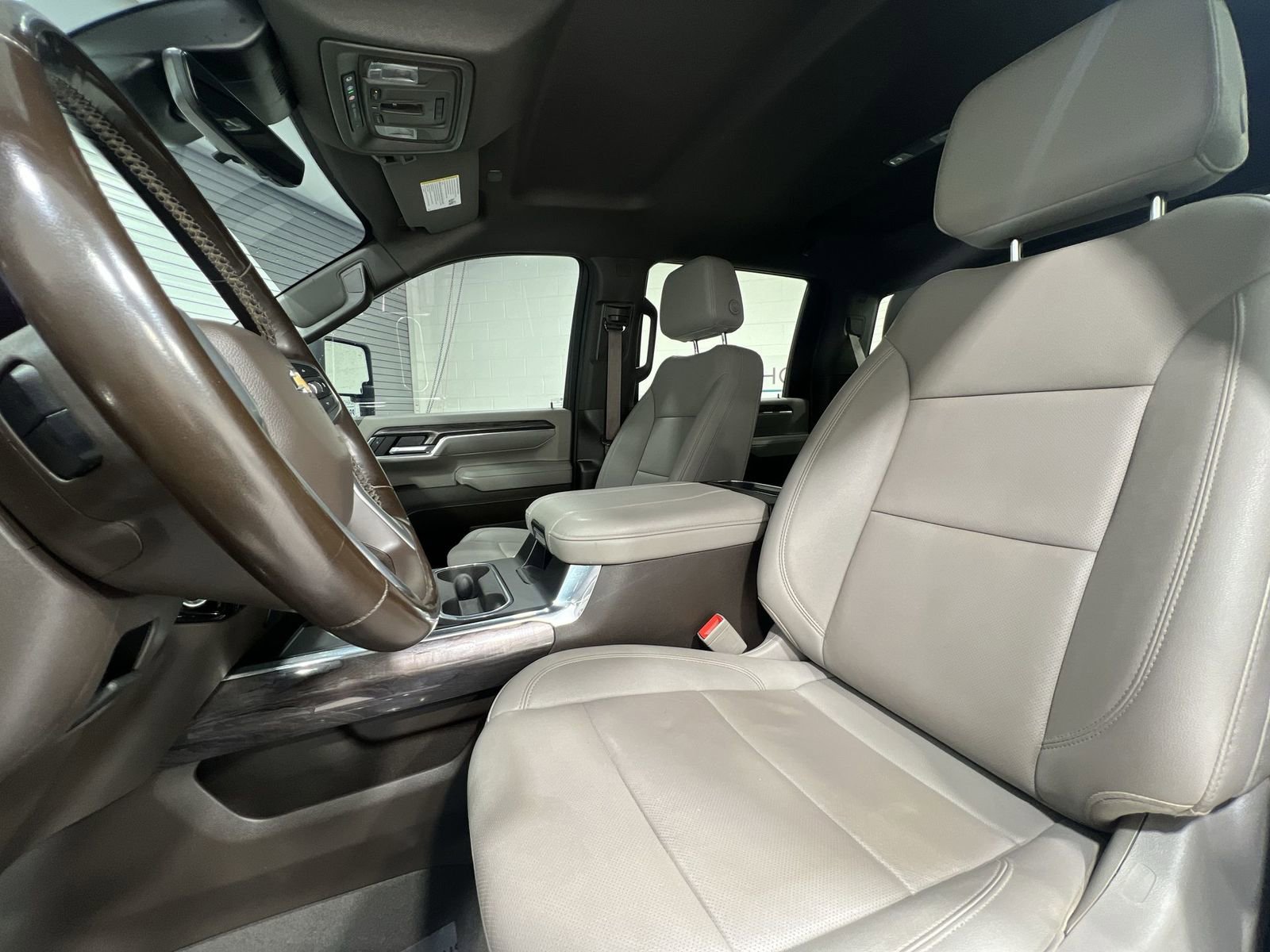 Used 2024 Chevrolet Silverado 3500 LTZ w/ LTZ Convenience Package image 11