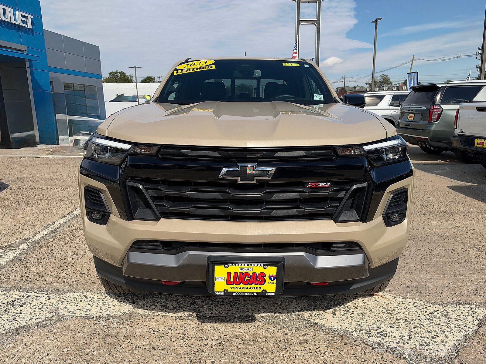 Used 2023 Chevrolet Colorado Z71 w/ Z71 Convenience Package 2 AWD/4WD image 3