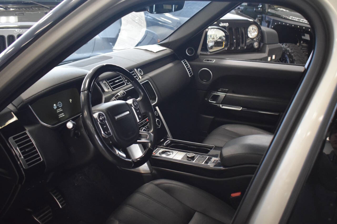 Used 2017 Land Rover Range Rover Supercharged image 37