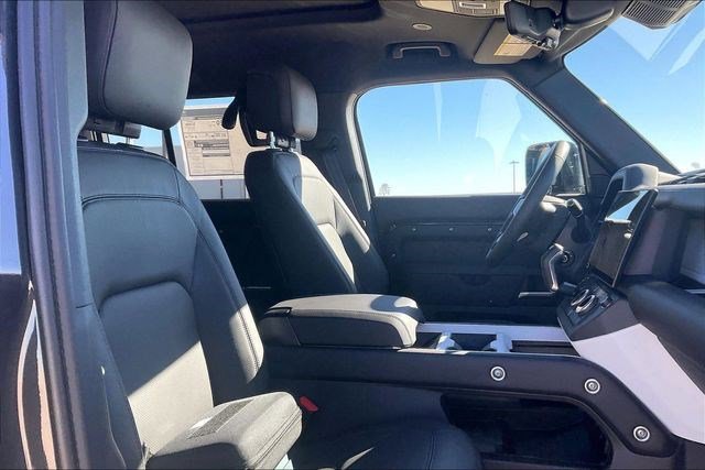 New 2026 Land Rover Defender 110 X-Dynamic SE image 12