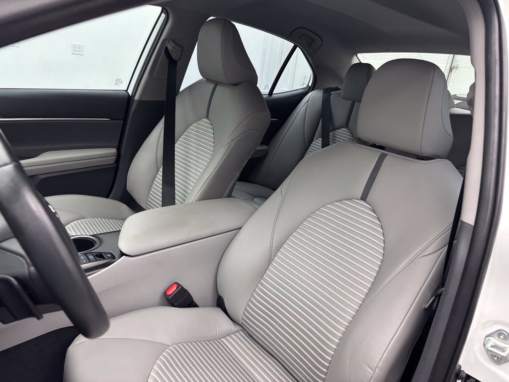 Used 2024 Toyota Camry SE AWD/4WD image 21