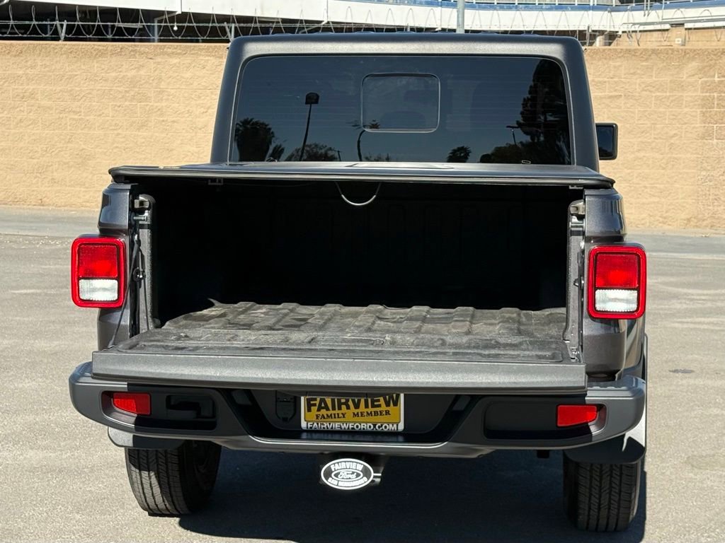 Used 2023 Jeep Gladiator Sport image 17