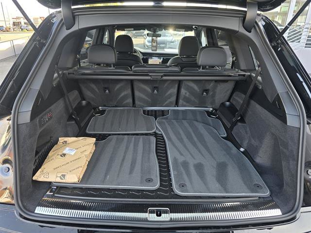 Used 2025 Audi Q7 3.0T Prestige w/ Prestige Package image 14