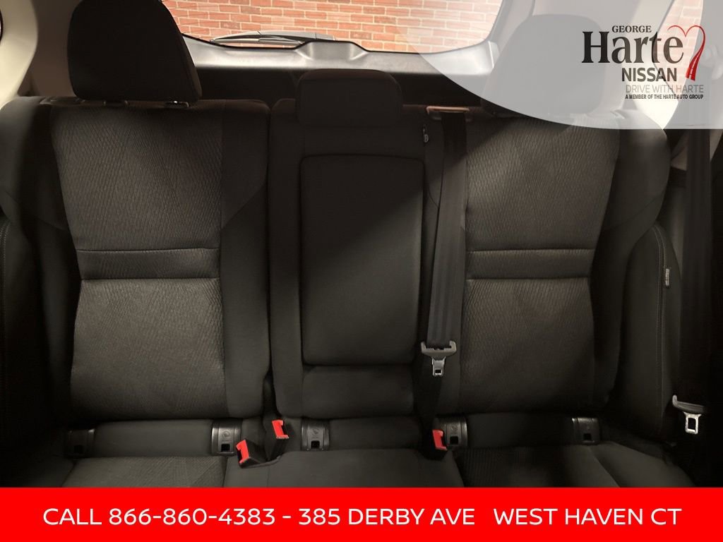 Certified 2025 Nissan Rogue SV image 29