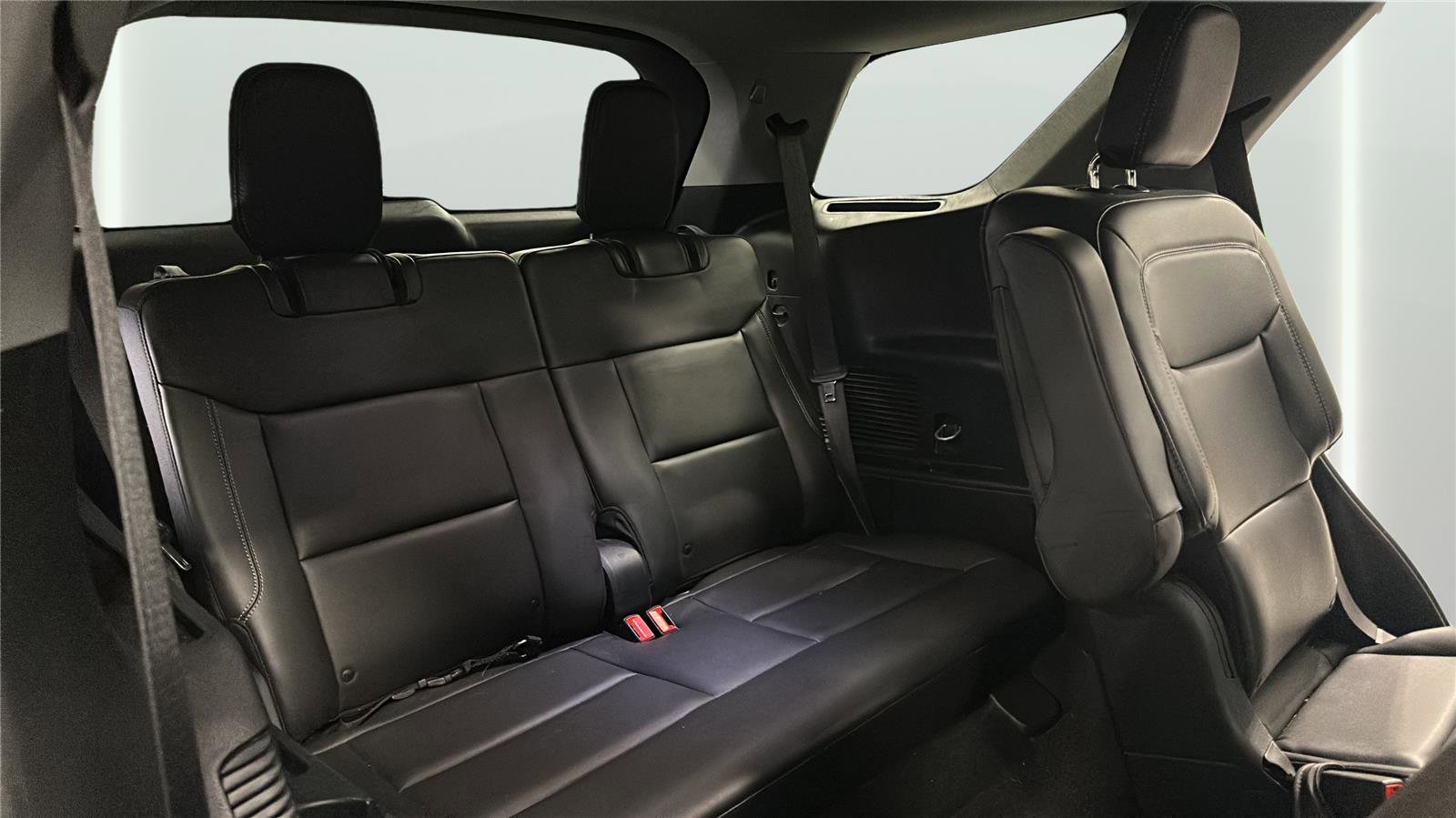 Used 2023 Ford Explorer XLT w/ Equipment Group 202A image 23